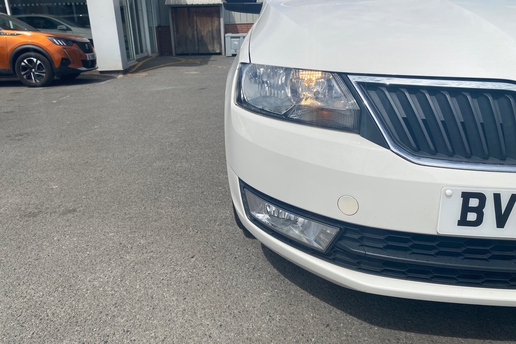 Skoda Rapid 1.2 Tsi 110Ps Sport Hatchback 5-Dr Black #41