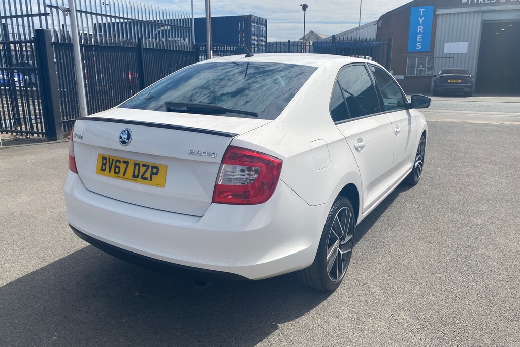 Skoda Rapid 1.2 Tsi 110Ps Sport Hatchback 5-Dr Black #47
