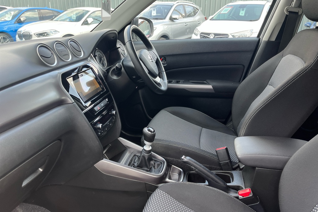 Suzuki Vitara 1.4 Boosterjet 48V Hybrid Sz-t White #6