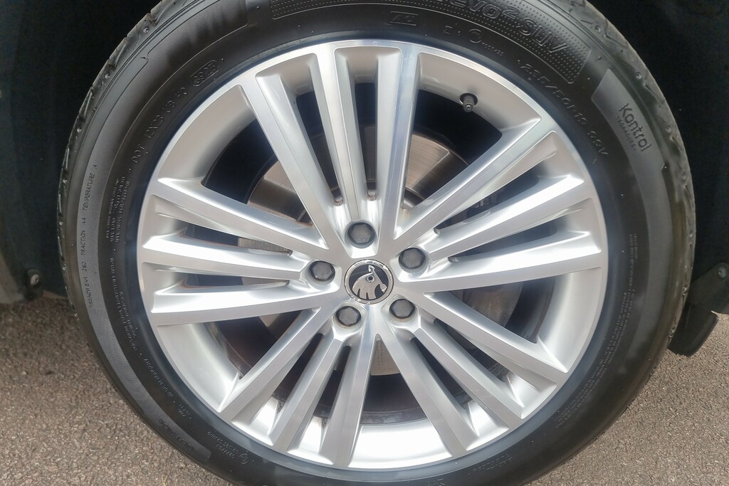 Skoda Kodiaq 2.0 Tsi 190 Se L 4X4 Dsg White #5