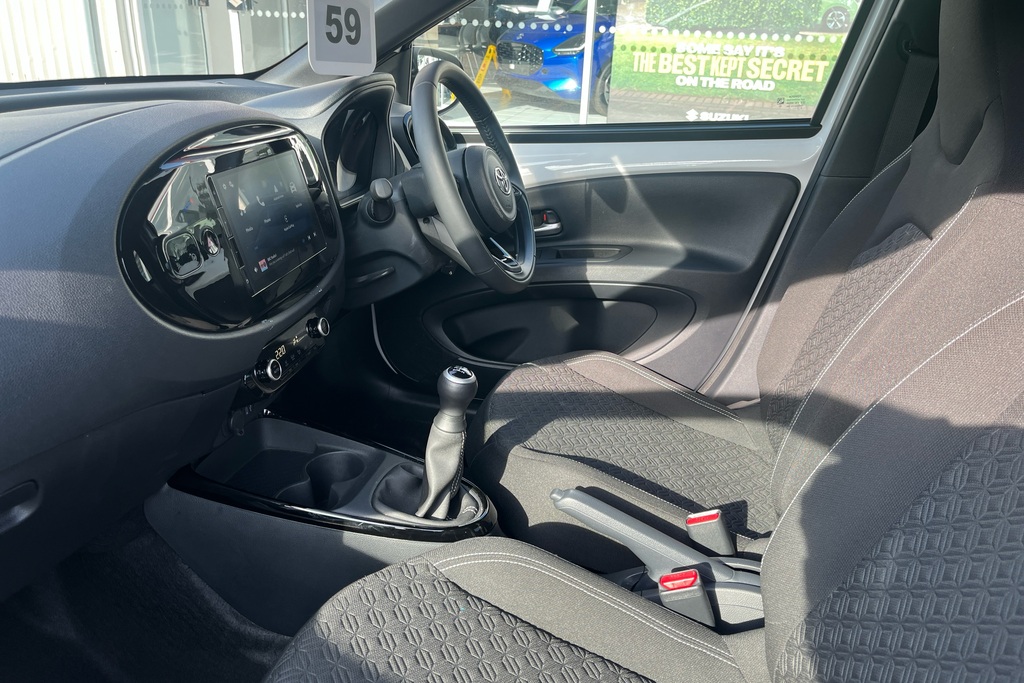 Toyota Aygo X 1.0 Vvt-i Edge MT75ZBD White #6