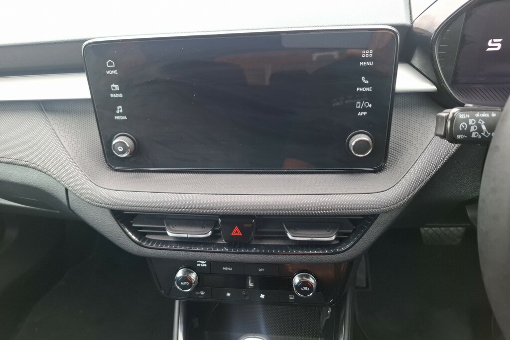 Skoda Fabia 1.0 Tsi 116 Design Edition Hatchback White #11