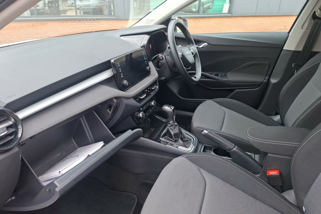 Skoda Fabia 1.0 Tsi 116 Design Edition Hatchback White #26