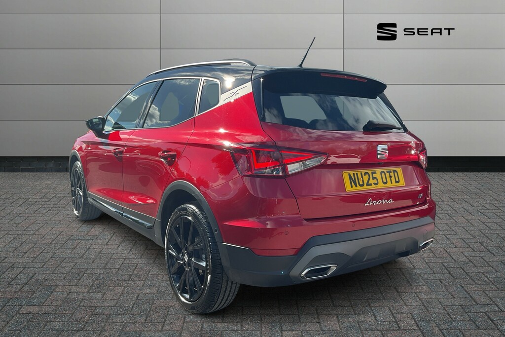 Seat Arona 1.5 Tsi 150 Fr Black Edition Dsg Red #3