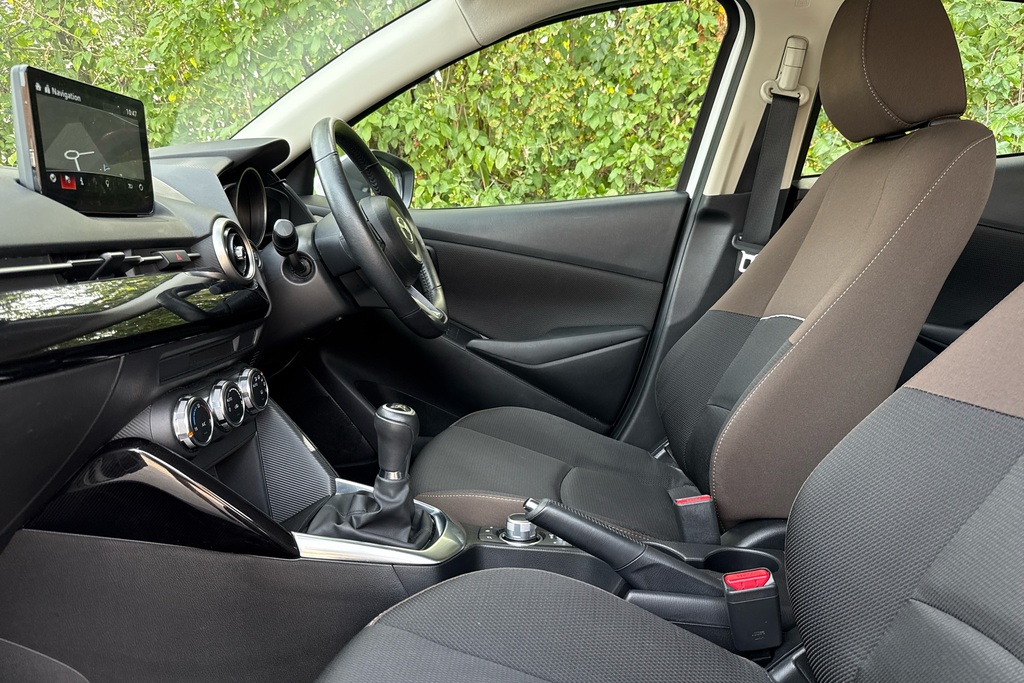 Mazda 2 1.5 E-skyactiv G Mhev Se-l White #6
