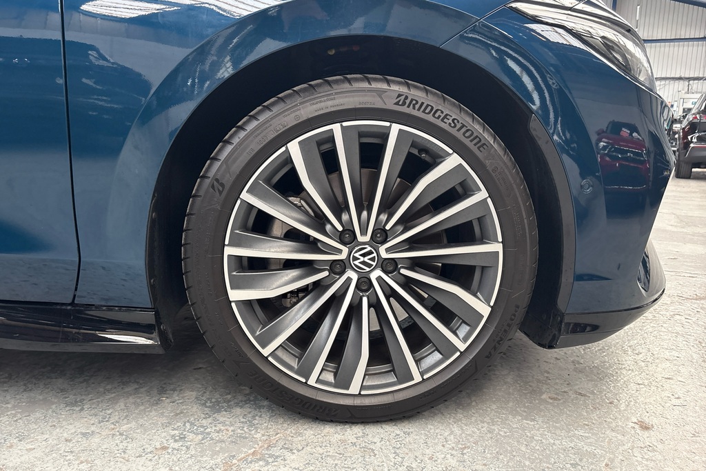 Volkswagen ID.7 210Kw Match Pro S Plus 86Kwh Blue #5
