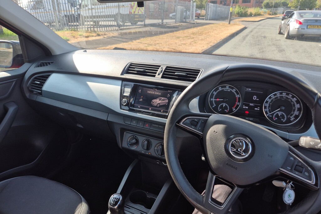 Skoda Fabia 1.0 Tsi Se L Blue #9
