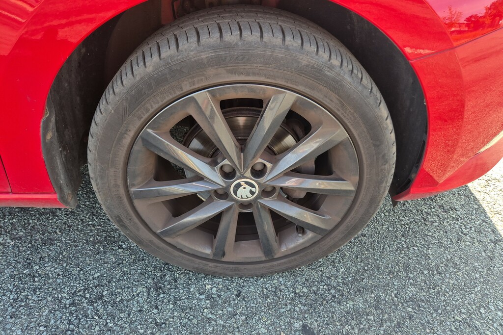 Skoda Fabia 1.0 Tsi Colour Edition Red #5