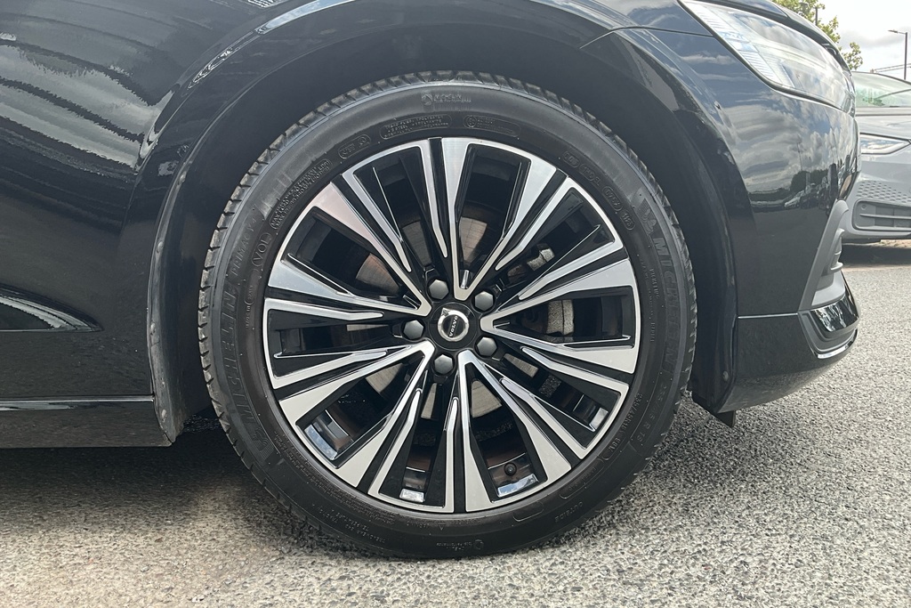 Volvo V60 2.0 B3p Core 7 Speed Black #5