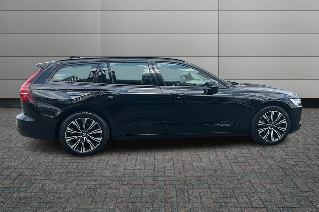Volvo V60 2.0 B3p Core 7 Speed Black #4