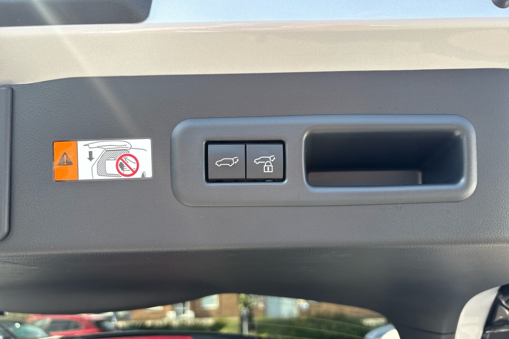 Lexus LBX 1.5 Vvt-ie Premium Plus E-cvt Euro 6 Ss Grey #21
