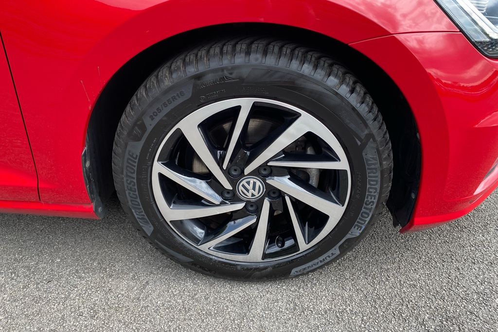 Volkswagen Golf 1.5 Tsi Evo Match Edition Red #5