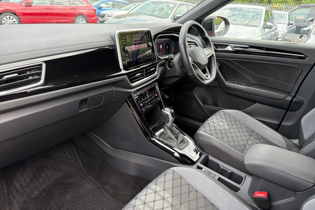 Volkswagen T-Roc 1.5 Tsi R-line Dsg Red #2