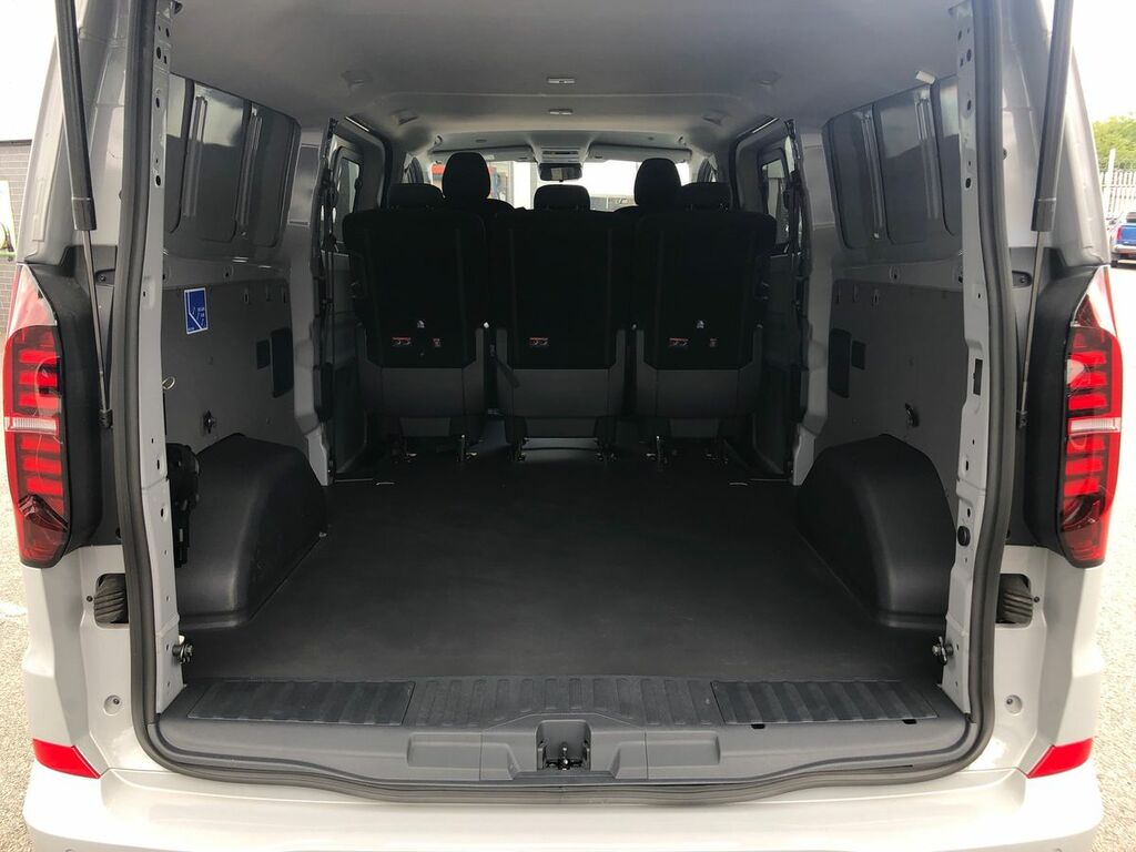 Volkswagen Transporter 2.0 Tdi 110 Commerce Plus Kombi Van Red #24