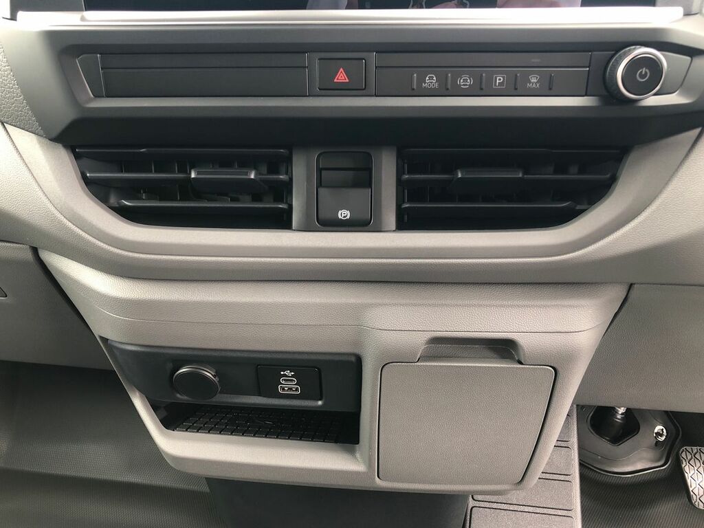 Volkswagen Transporter 2.0 Tdi 110 Commerce Plus Kombi Van Red #12