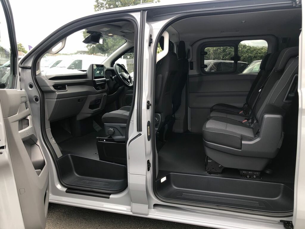 Volkswagen Transporter 2.0 Tdi 110 Commerce Plus Kombi Van Red #21