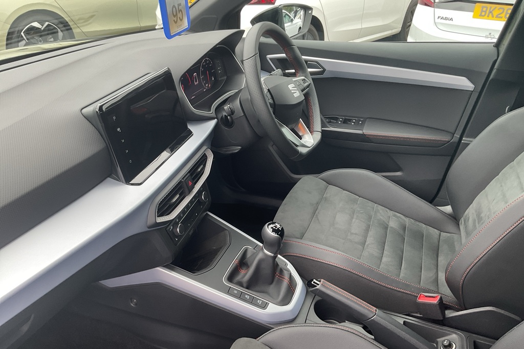 Seat Arona 1.0 Tsi Se Red #2