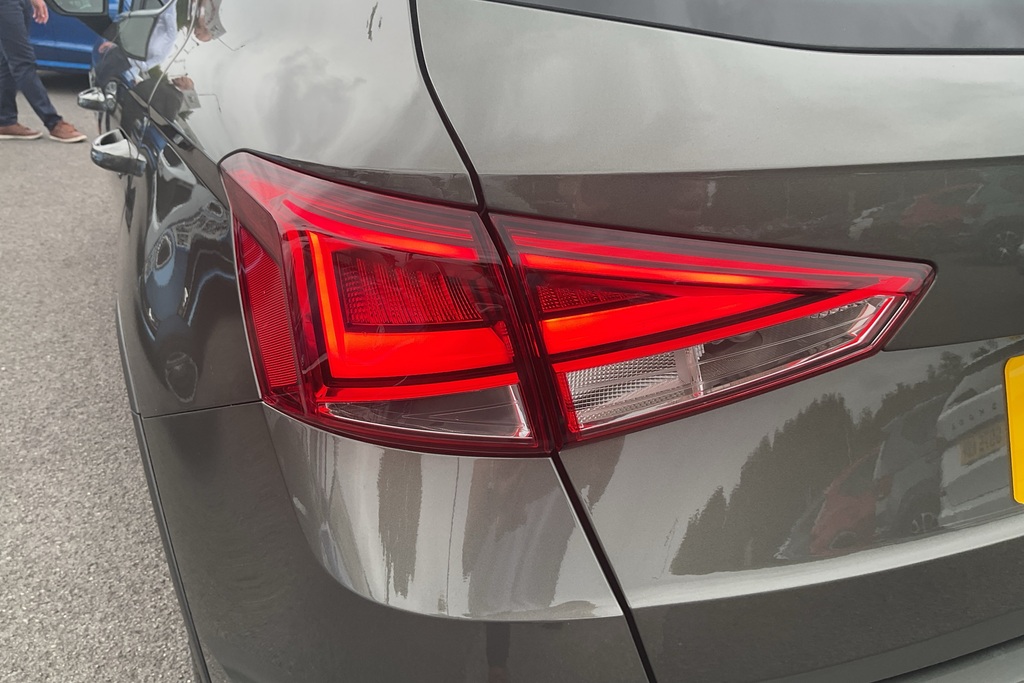 Seat Arona 1.0 Tsi Se Red #30