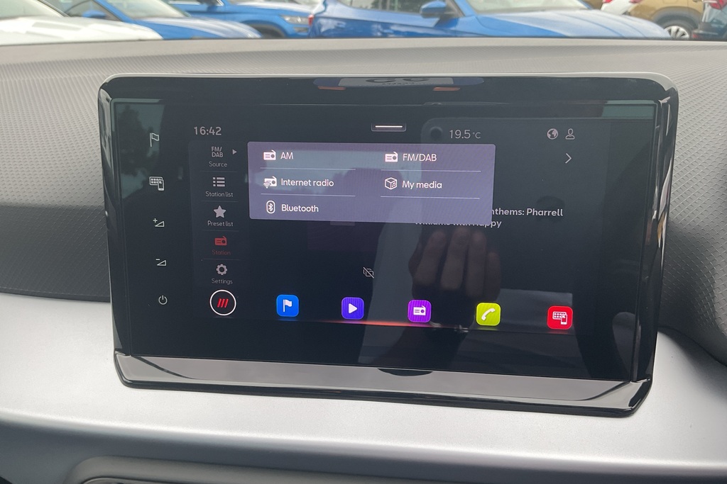 Seat Arona 1.0 Tsi Se Red #22