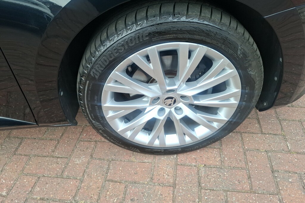 Skoda Superb 2.0 Tdi Cr Se L Dsg Black #5