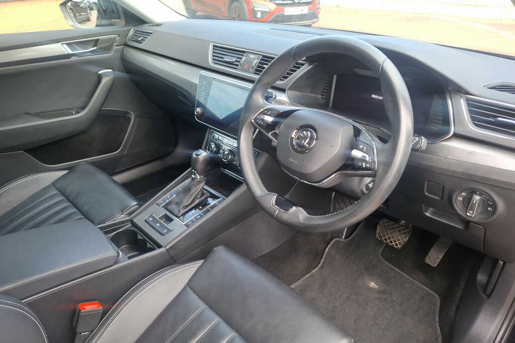 Skoda Superb 2.0 Tdi Cr Se L Dsg Black #6