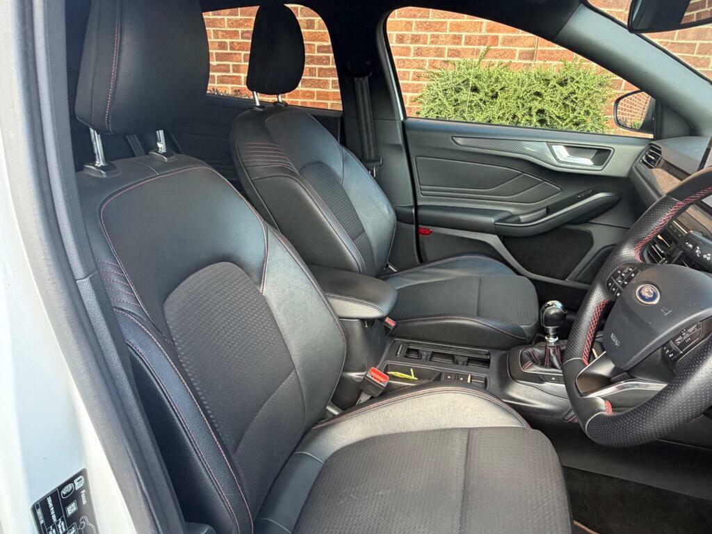 Ford Focus 1.0T Ecoboost Titanium Euro 6 Ss Black #11
