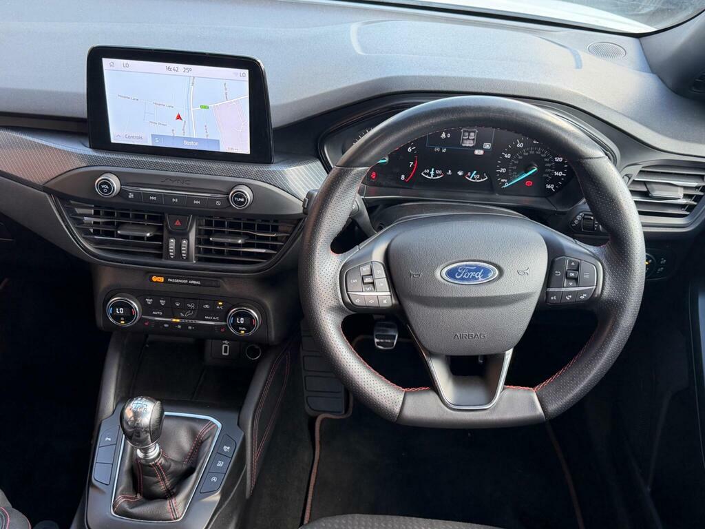 Ford Focus 1.0T Ecoboost Titanium Euro 6 Ss Black #25