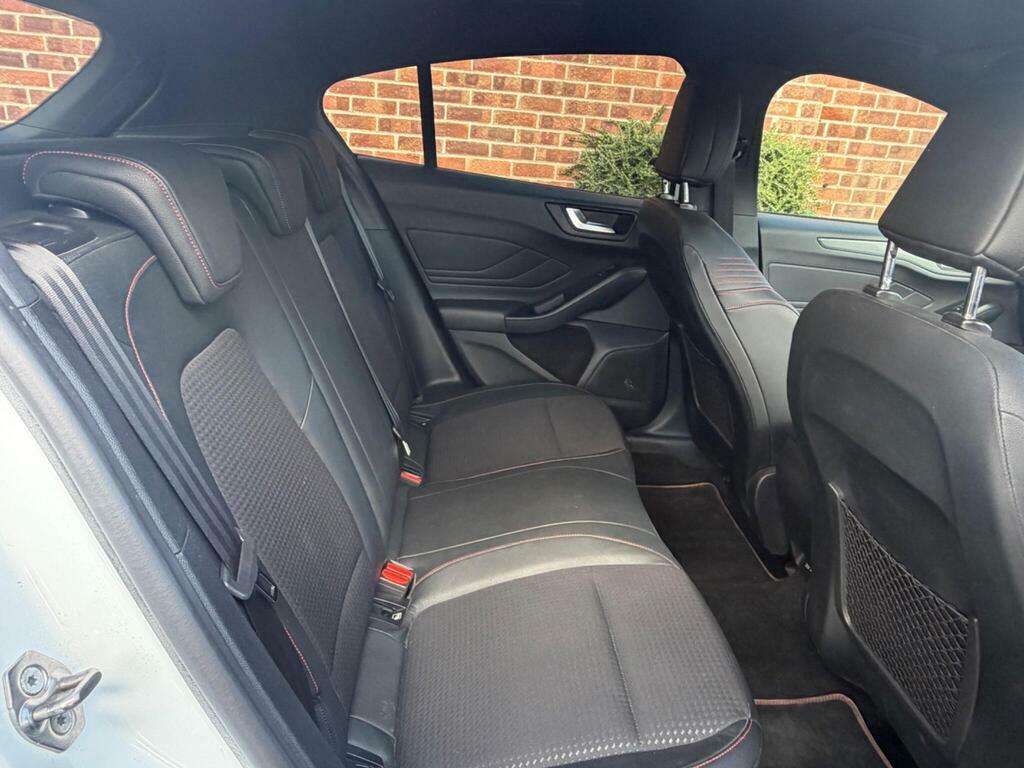 Ford Focus 1.0T Ecoboost Titanium Euro 6 Ss Black #12