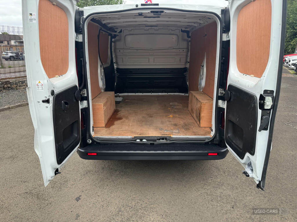 Renault Trafic Sl28 Blue Dci 130 Business Van MM22NUE White #5