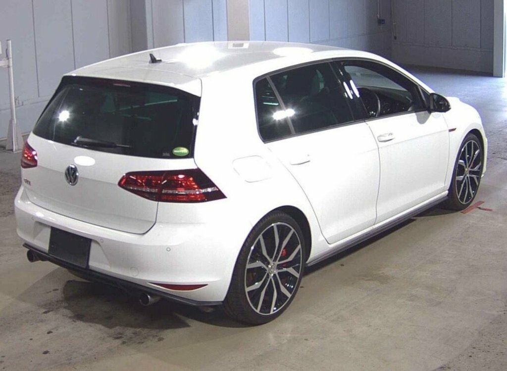 Volkswagen Golf 2L Gti Performance White #4