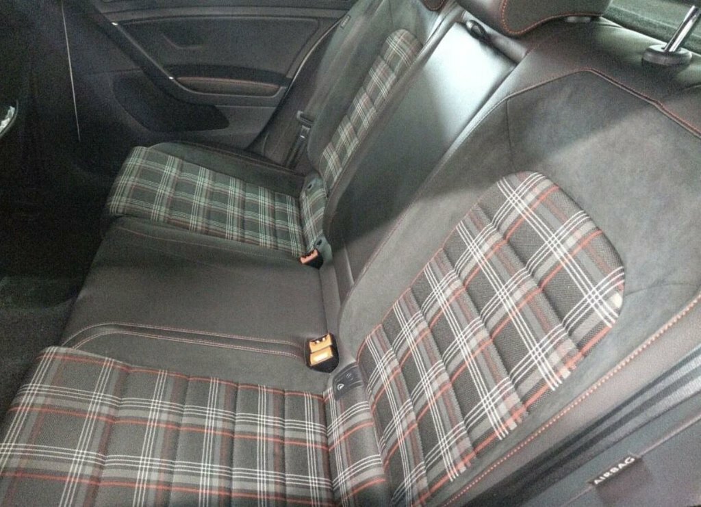 Volkswagen Golf 2L Gti Performance White #6