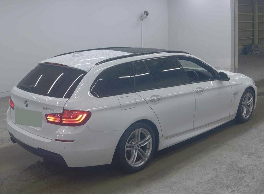 BMW 5 Series 2L M Sport White #4