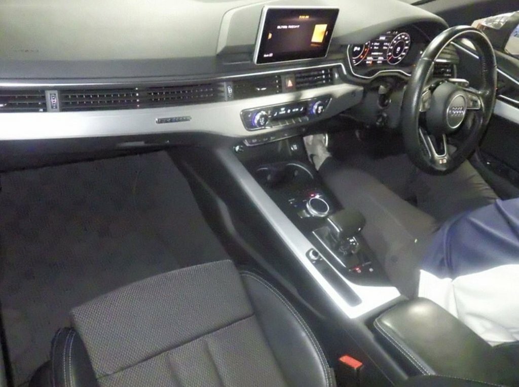 Audi A4 Avant 2L S Line Grey #4