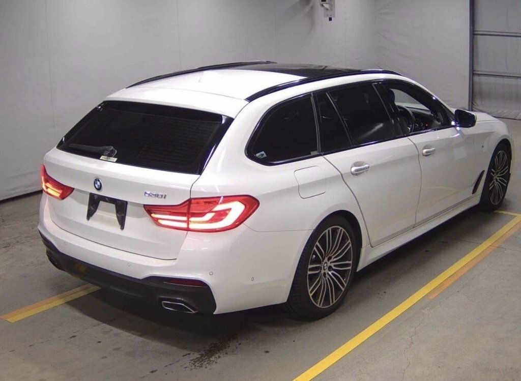 BMW 5 Series 2L M Sport White #4