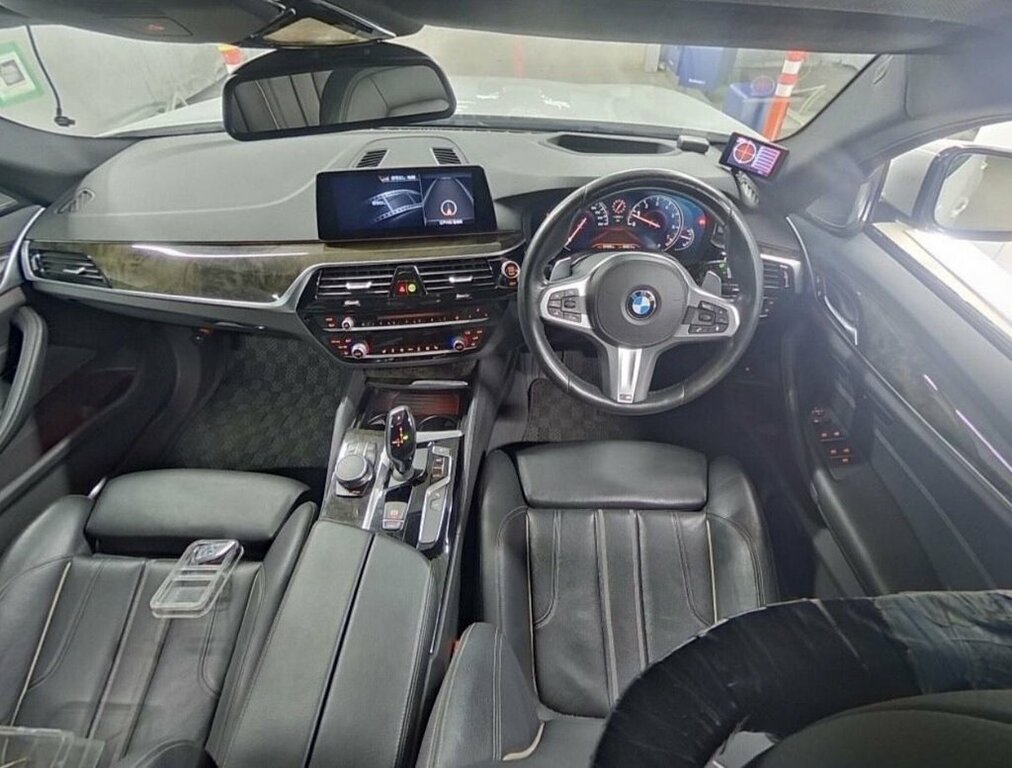 BMW 5 Series 2L M Sport White #5