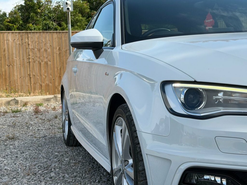 Audi A3 1L S Line White #4