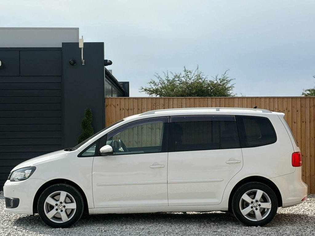 Volkswagen Touran 1L Se White #4