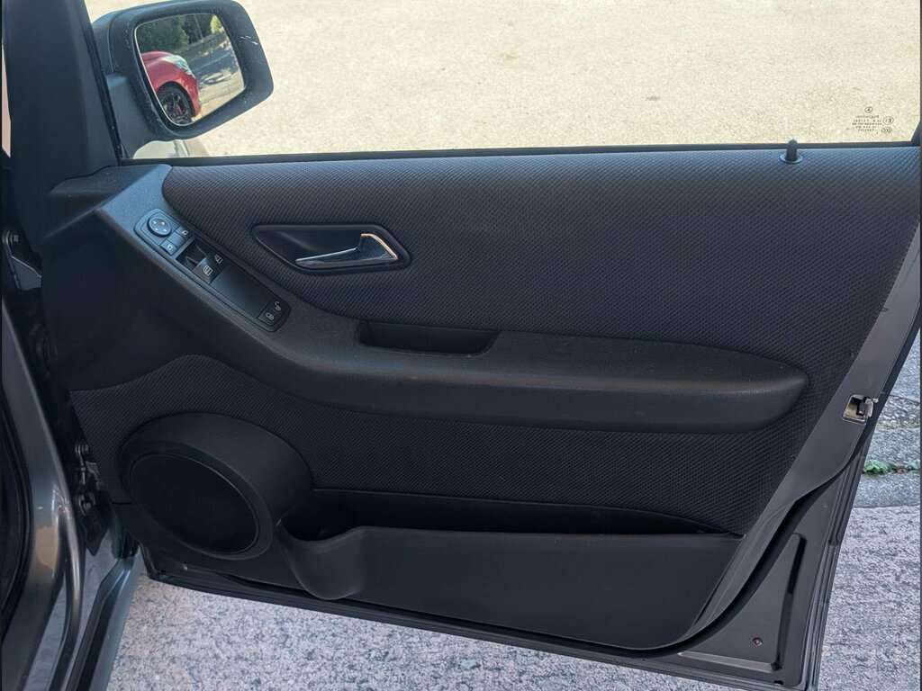 Mercedes-Benz A Class Hatchback Black #30