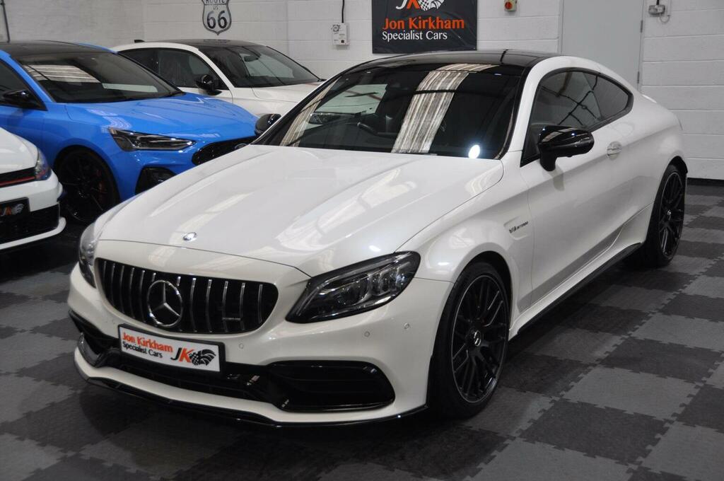 Mercedes-Benz C Class Coupe 4.0 C63 V8 Biturbo Amg S Night Edition Prem White