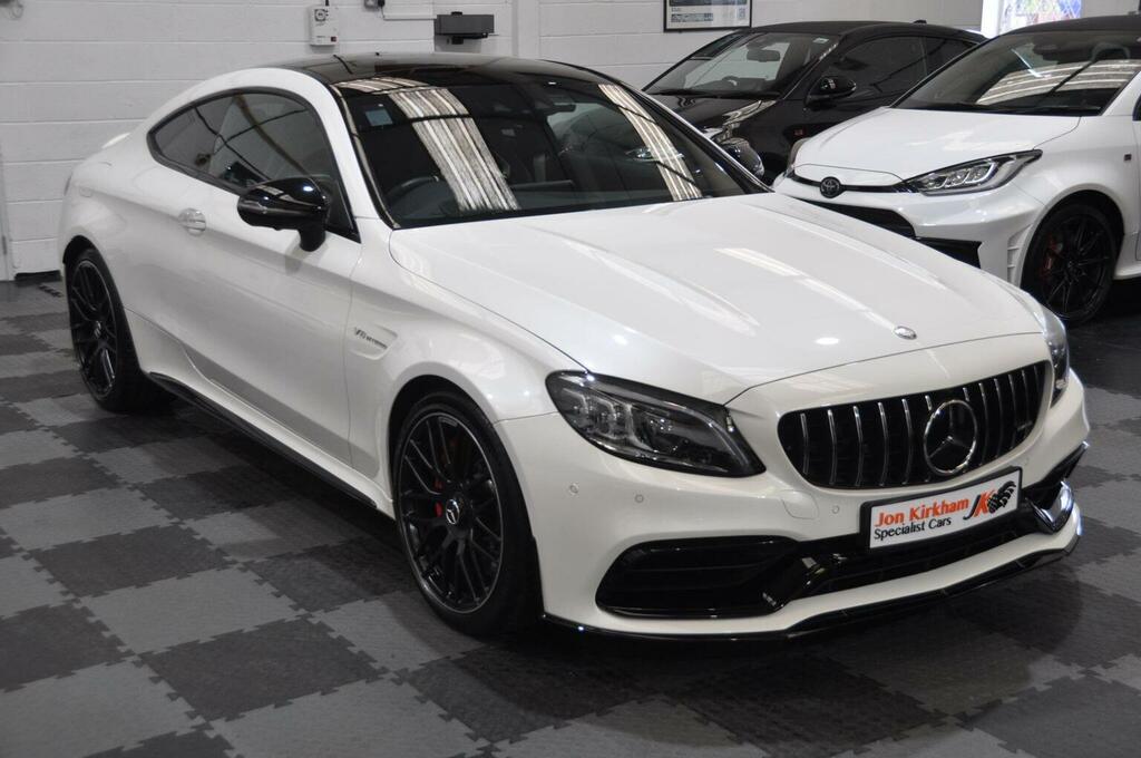 Mercedes-Benz C Class Coupe 4.0 C63 V8 Biturbo Amg S Night Edition Prem White #3