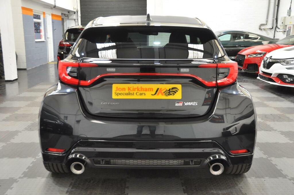 Toyota Yaris Hatchback 1.6T Gr Dat8 Awd Euro 6 202525 Black #5