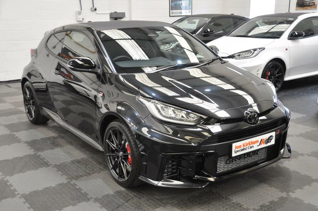 Toyota Yaris Hatchback 1.6T Gr Dat8 Awd Euro 6 202525 Black #3