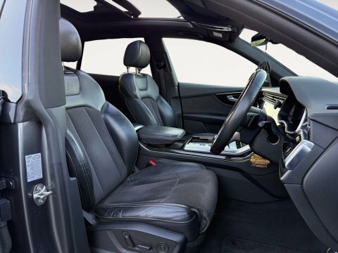 Audi Q8 S Line Blue #9