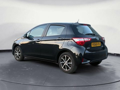 Toyota Yaris 1.5 Yaris Icon Black #3