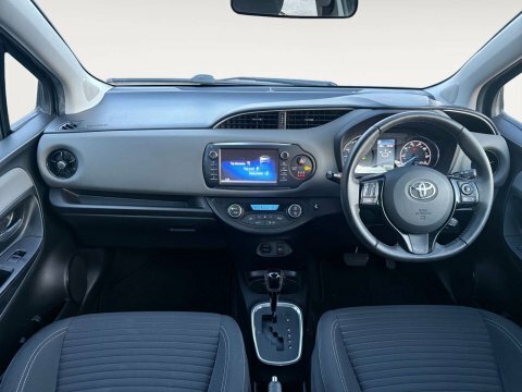 Toyota Yaris Icon Tech Grey #10