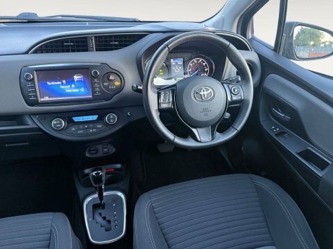 Toyota Yaris Icon Tech Grey #11