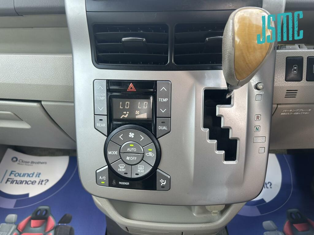 Toyota Noah Ptrl 2L Wheelchair Accesible 201060 7Seat, F Purple #18