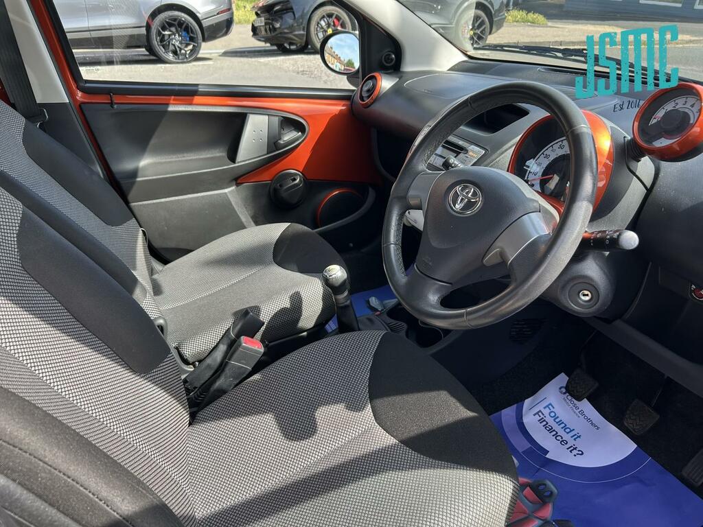 Toyota Aygo 1.0 Vvt-i Fire Hatchback Euro 5 Orange #4