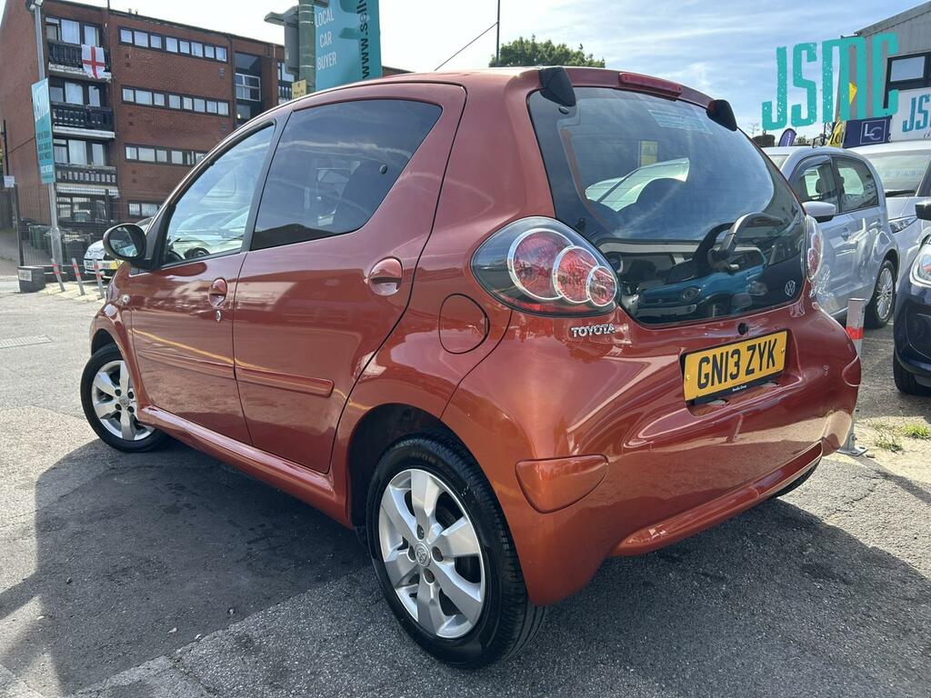 Toyota Aygo 1.0 Vvt-i Fire Hatchback Euro 5 Orange #2