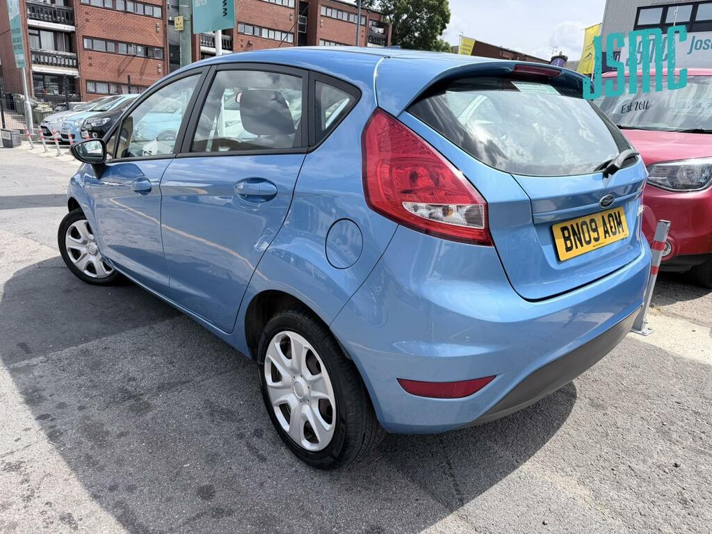 Ford Fiesta 1.25 Style Hatchback 133 G Km Blue